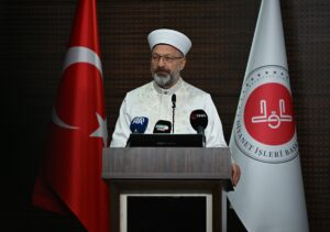 - "Yalnızlık konusunda insanların maruz kaldığı önemli bir sorun da