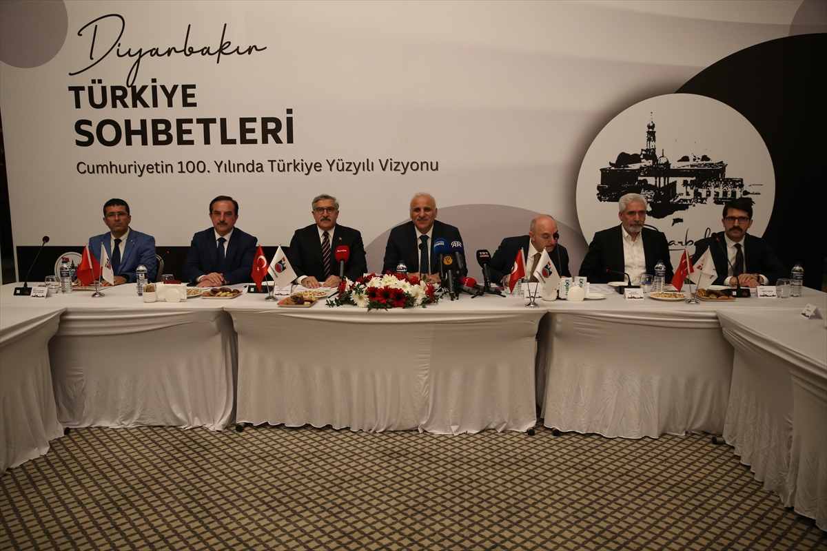 Diyarbakır'da “Türkiye Sohbetleri” toplantısı düzenlendi