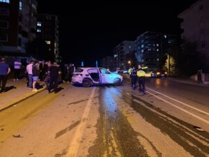 EDİRNE (AA) – Edirne'de hafif ticari araçla otomobilin çarpıştığı kazada