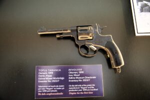 EDİRNE (AA) – Edirne Türk İslam Eserleri Müzesi'ndeki silah teknolojisi