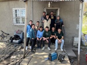 ERZİNCAN (AA) – Erzincan'da meslek lisesi öğrencileri, yaşlılar ile ihtiyaç