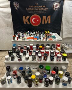 ESKİŞEHİR (AA) – Eskişehir'de, kaçak ürünleri piyasaya sürmeye çalıştığı öne