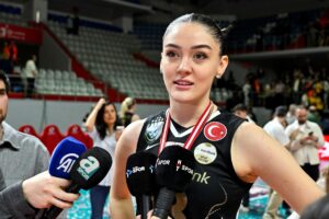 İSTANBUL (AA) – Vakıfbank'ın oyuncularından Zehra Güneş, Vodafone Sultanlar Ligi