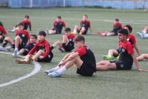 - "19 yaşını tamamladıktan sonra biz o çocukları oynatamıyoruz. Onlar