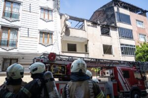 İSTANBUL (AA) – Gaziosmanpaşa'da, 4 katlı metruk binada çıkan yangın