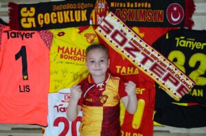 - 7 yaşındaki Kuzey Akdağ, 4 yaşından beri Göztepe'nin hem