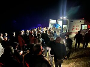 HAKKARİ (AA) – Hakkari'nin Yüksekova ilçesinde pancar topladığı sırada fenalaşan