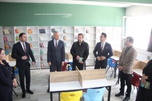 HAKKARİ (AA) – Hakkari'nin Yüksekova ilçesinde sahipsiz köpeklerin saldırısında hayatını