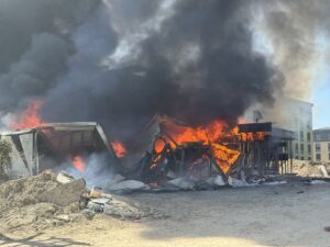 HATAY (AA) – Hatay'ın merkez Antakya ilçesinde, inşaat şantiyesindeki konteynerler