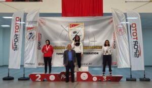 ANKARA (AA) – Mersin'de düzenlenen Havalı Silahlar Türkiye Şampiyonası'nda, kadınlar