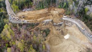 KASTAMONU (AA) – Heyelan nedeniyle kapanan Kastamonu-Çatalzeytin kara yolu dronla