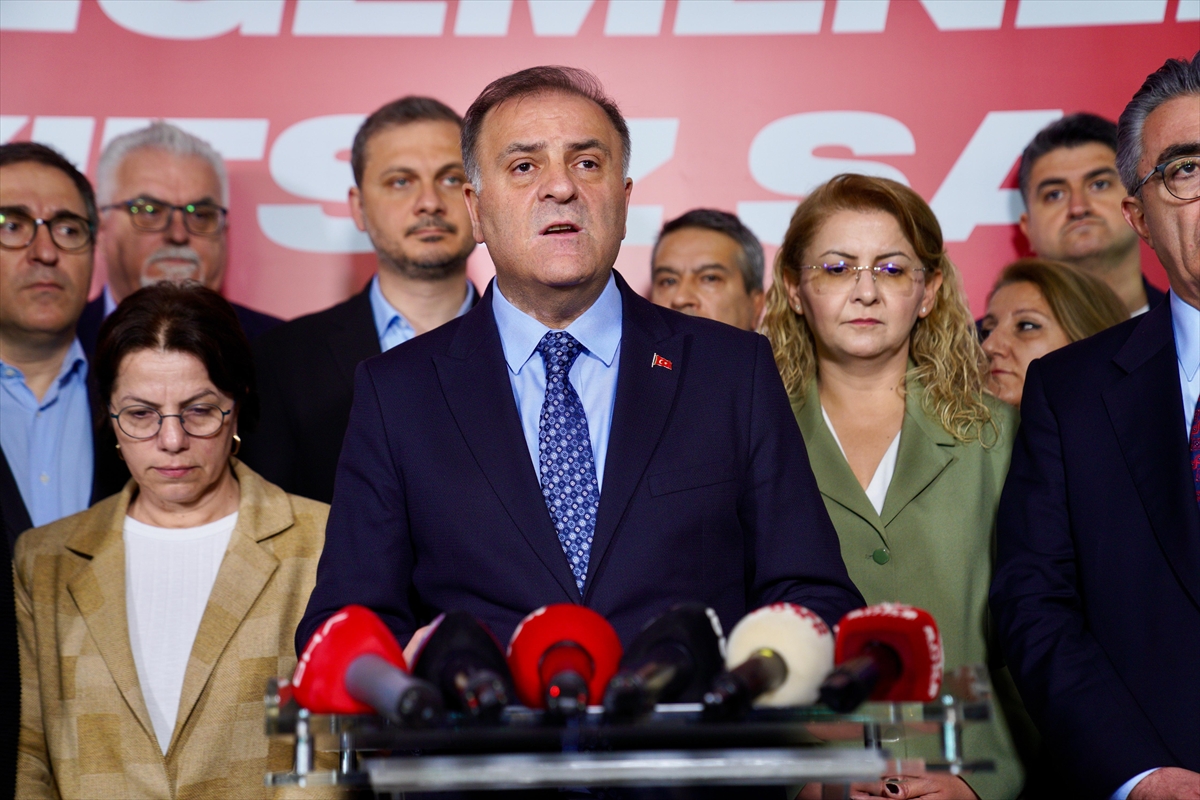 İBB Başkanvekili Nuri Aslan, yolsuzluk soruşturmasına ilişkin basın toplantısı düzenlendi: