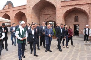 ŞIRNAK (AA) – İçişleri Bakan Yardımcısı Mehmet Aktaş, Şırnak'ta ziyaretlerde