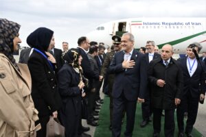 BAKÜ (AA) – İran Cumhurbaşkanı Mesud Pezeşkiyan, resmi temaslarda bulunmak