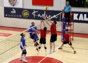 KARABÜK (AA) – Türkiye Voleybol Federasyonu tarafından düzenlenen İşitme Engelliler