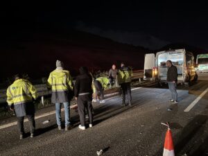 İZMİR (AA) – İzmir'in Aliağa ilçesinde, minibüsün devrilmesi sonucu 1