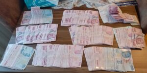 İZMİR (AA) – İzmir'de FETÖ'ye yönelik operasyonda 31 şüpheli gözaltına