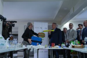 İZMİR (AA) – İzmir'de, öğrencilerin topladıkları atıkları okullardaki atık getirme