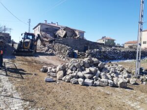 KAYSERİ (AA) – Kayseri'nin İncesu ilçesinde ahır ve üzerindeki evin