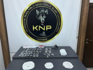 KAYSERİ (AA) – Kayseri'de düzenlenen uyuşturucu operasyonunda 3 şüpheli gözaltına