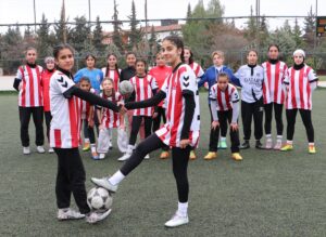 KİLİS (AA) – İBRAHİM ÖZCAN – Kilis'te beden eğitimi öğretmeni