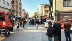 KOCAELİ (AA) – Kocaeli'nin Gebze ilçesinde hafif ticari araç ile