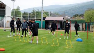 KOCAELİ (AA) – TFF 1. Lig'de şampiyonluğu garantileyen Kocaelispor, sezonun