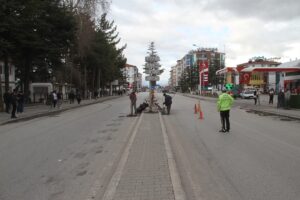 KONYA (AA) – Konya'nın Beyşehir ilçesinde motosikletle çarpışan bisikletli hayatını
