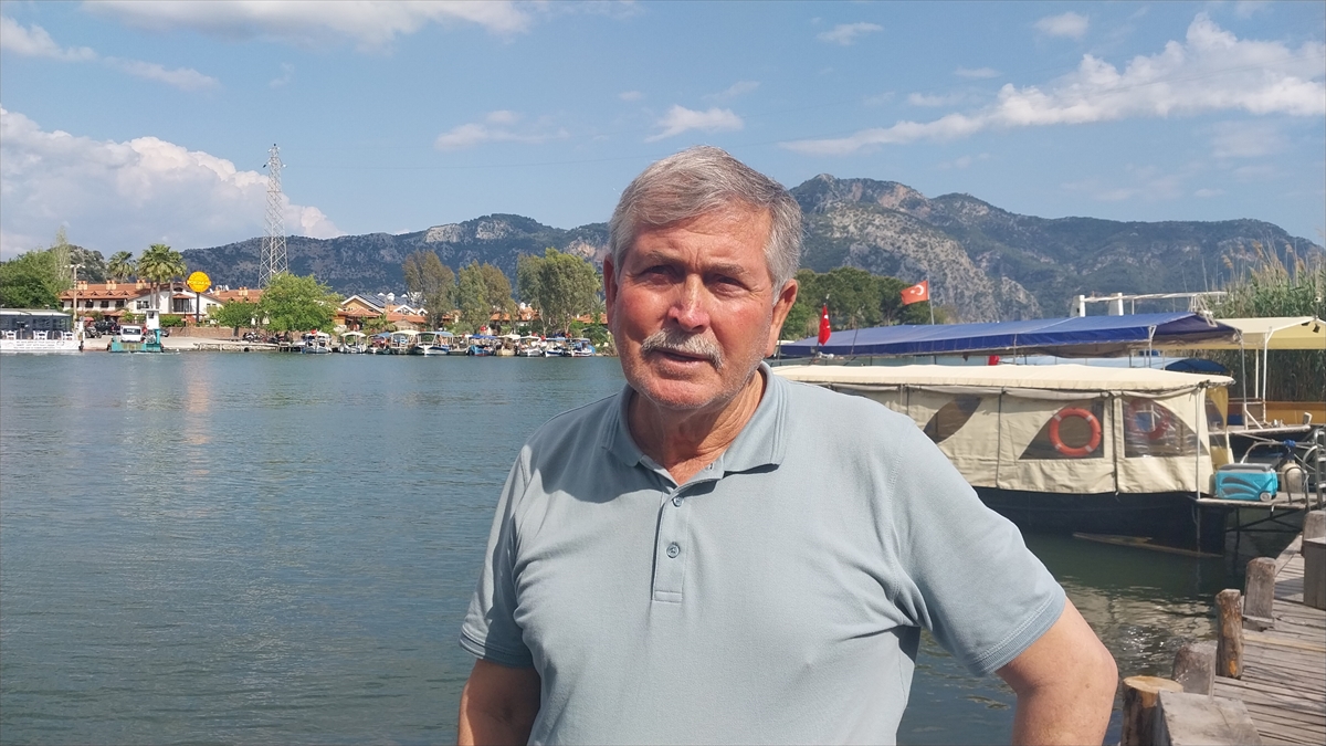 Köyceğiz Gölü'nün kıyısında polen yoğunluğu oluştu