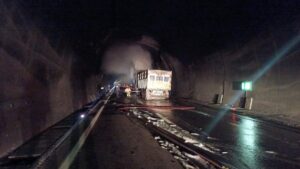 MALATYA (AA) – Malatya'nın Doğanşehir ilçesinde kömür yüklü kamyonda çıkan