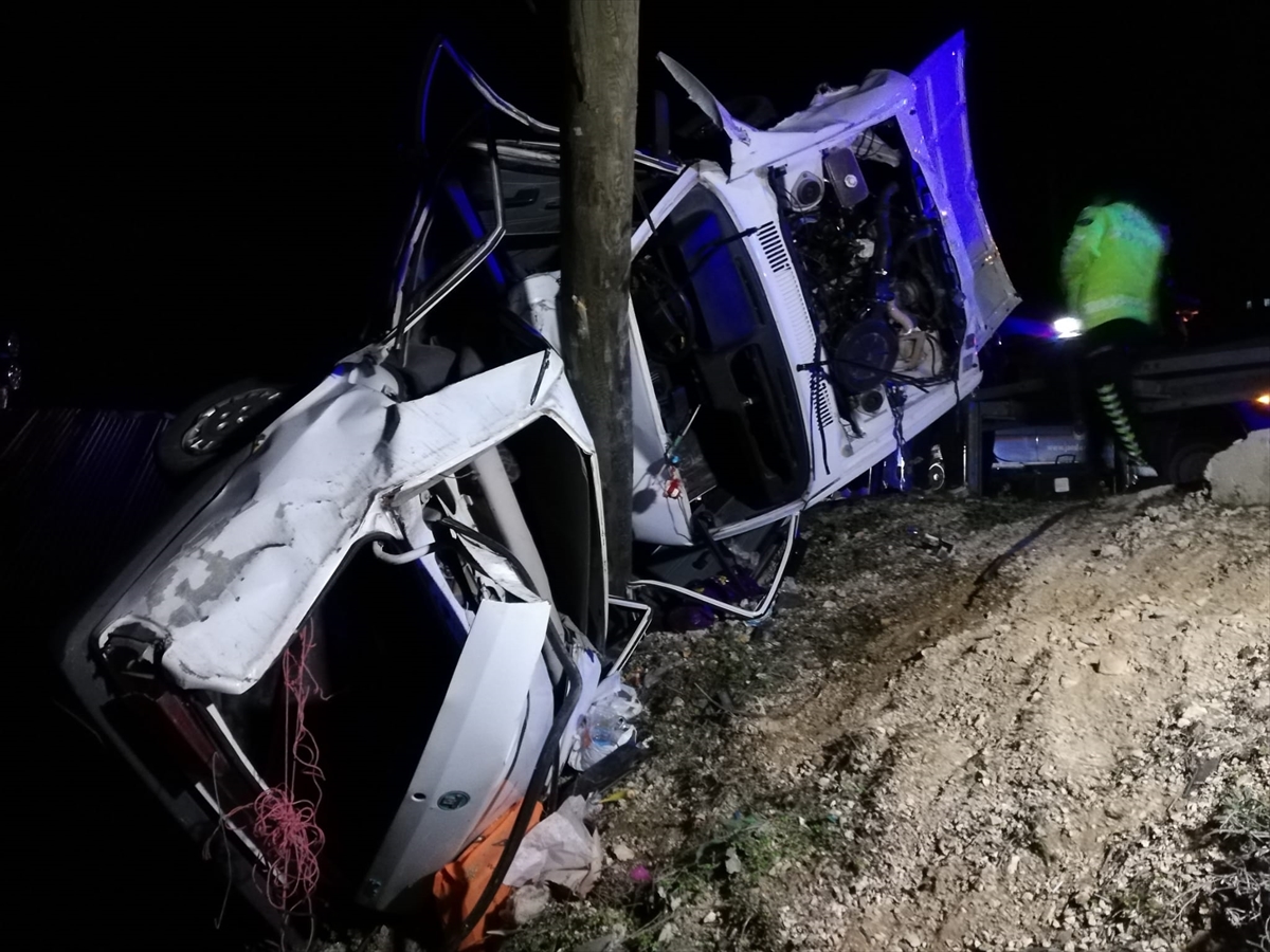 Malatya'da otomobilin devrilmesi sonucu 1 kişi öldü, 2 kişi yaralandı