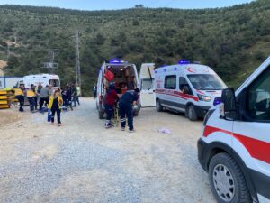 MANİSA (AA) – Manisa'nın Alaşehir ilçesinde bir viyadük inşaatında meydana