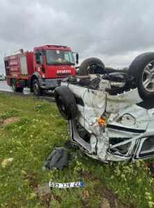 MARDİN (AA) – Mardin'in Dargeçit ilçesinde hafif ticari aracın şarampole