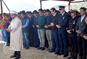 MERSİN (AA) – Mersin'in Bozyazı ilçesinde elektrikli bisikletten düşerek yaralanan