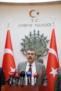 - "Şu an Türkiye genelinde derslik başına düşen öğrenci sayısı