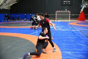 - Avrupa Şampiyonası'na katılacak Elvira Kamaloğlu ve Tuba Demir, kürsünün