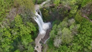 ORDU (AA) – Ordu'da karların erimesiyle debisi artan Ohtamış Şelalesi,