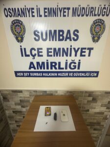 OSMANİYE (AA) – Osmaniye'nin Sumbas ilçesinde, ehliyet sınavına kopya düzeneğiyle