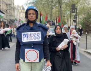 PARİS (AA) – Fransa'nın başkenti Paris'te Filistin destekçileri, İsrail'in Gazze'deki