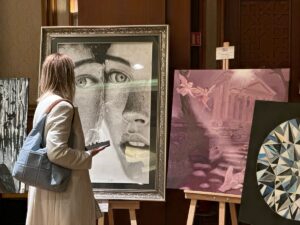 İSTANBUL (AA) – Luna Grande Art'ın görsel sanatlar sergisi "Pera