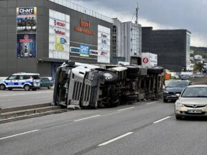 - Kaza nedeniyle Samsun-Ordu kara yolunun Çarşamba istikametinde bir şerit