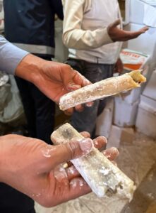 ŞANLIURFA (AA) – Şanlıurfa'nın Eyyübiye ilçesinde, 2 ton küflenmiş ve