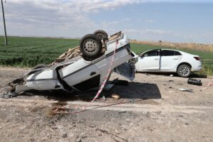 ŞANLIURFA (AA) – Şanlıurfa'da iki otomobilin çarpışması sonucu 3 kişi