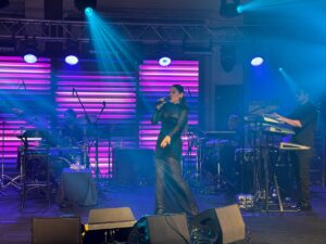 ANTALYA (AA) – Şarkıcı Aşkın Nur Yengi, Ramazan Bayramı dolayısıyla