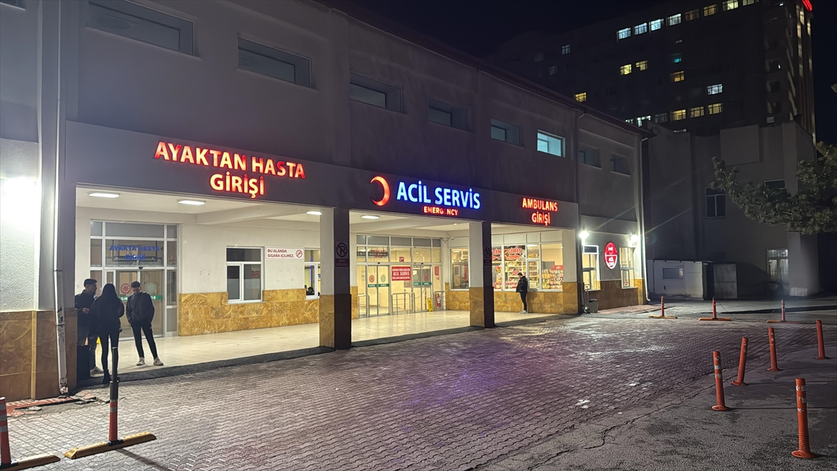 Sivas'ta 53 üniversite öğrencisi gıda zehirlenmesi şüphesiyle hastaneye başvurdu