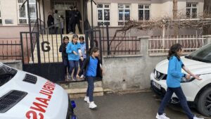 SİVAS (AA) – Sivas'ta 13 öğrenci gıda zehirlenmesi şüphesiyle tedavi