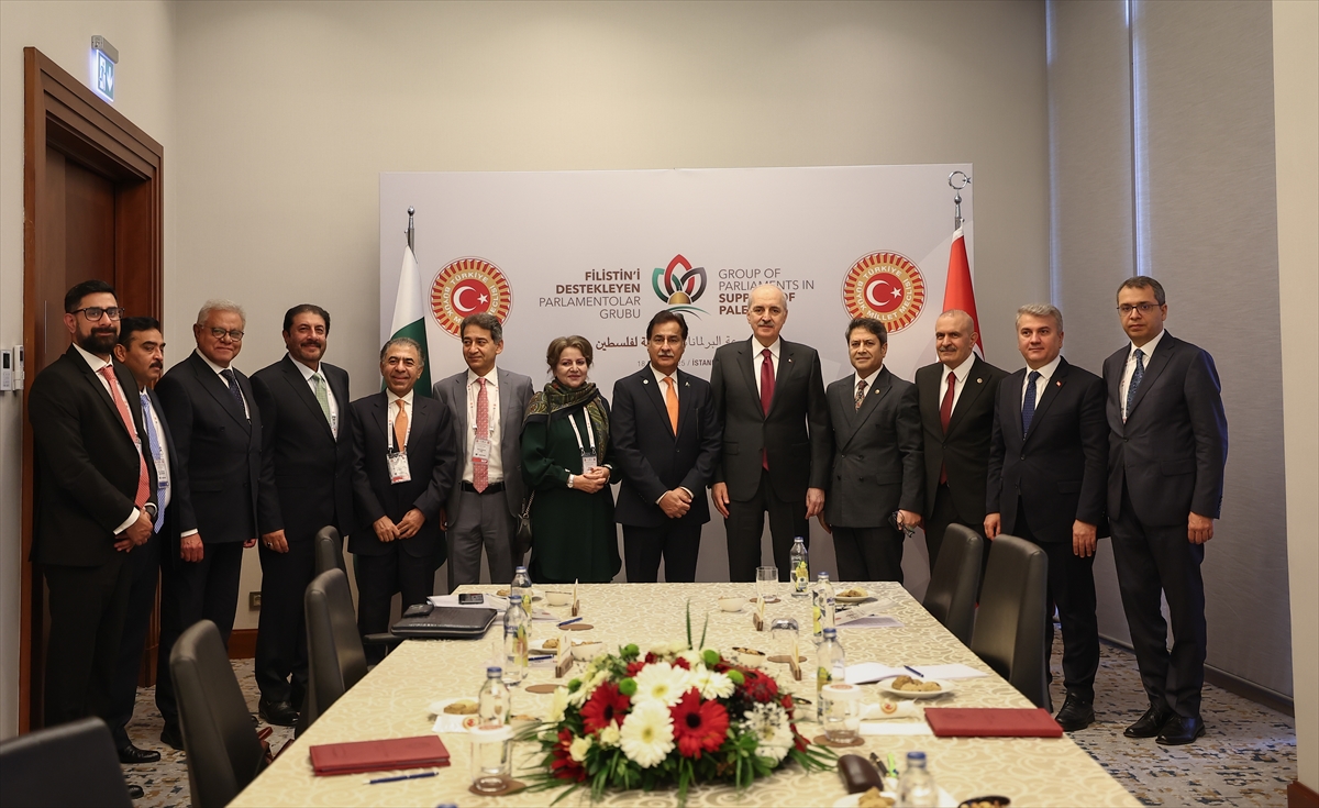 TBMM Başkanı Kurtulmuş, İstanbul'da Pakistan Ulusal Meclis Başkanı Sadık ile görüştü