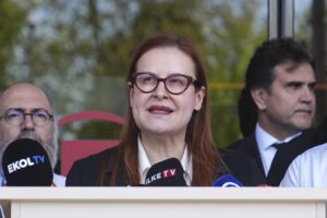 - "(Sırrı Süreyya Önder'in sağlık durumu) Genel durumunun iyiye gittiğine