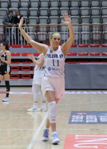 - Deneyimli oyuncu kariyeri boyunca Süper Lig ve alt liglerde