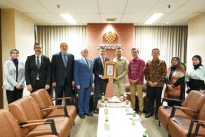 ANKARA (AA) – Türkiye'nin Cakarta Büyükelçisi Talip Küçükcan, Endonezya Kültür